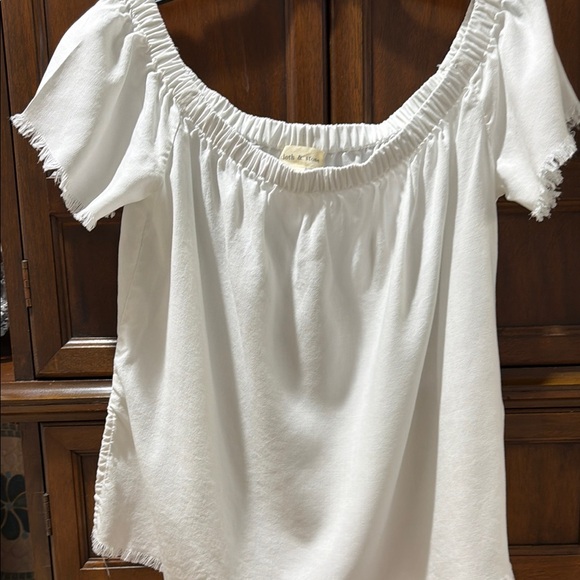 cloth & stone Tops - cloth & stone White Off-the-Shoulder Short Sleeve Top